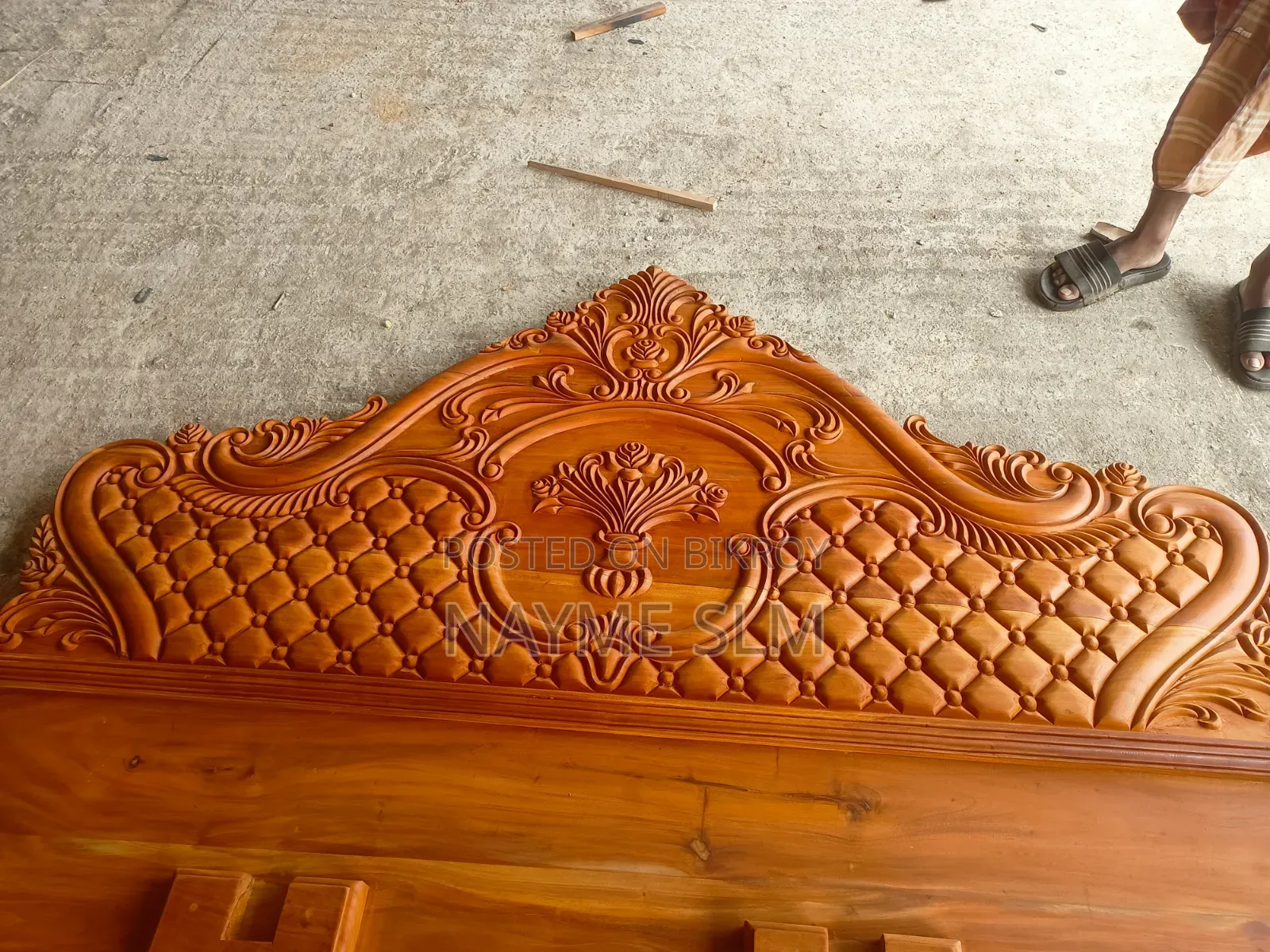Complete Shari Mahogany Wood Box Bed