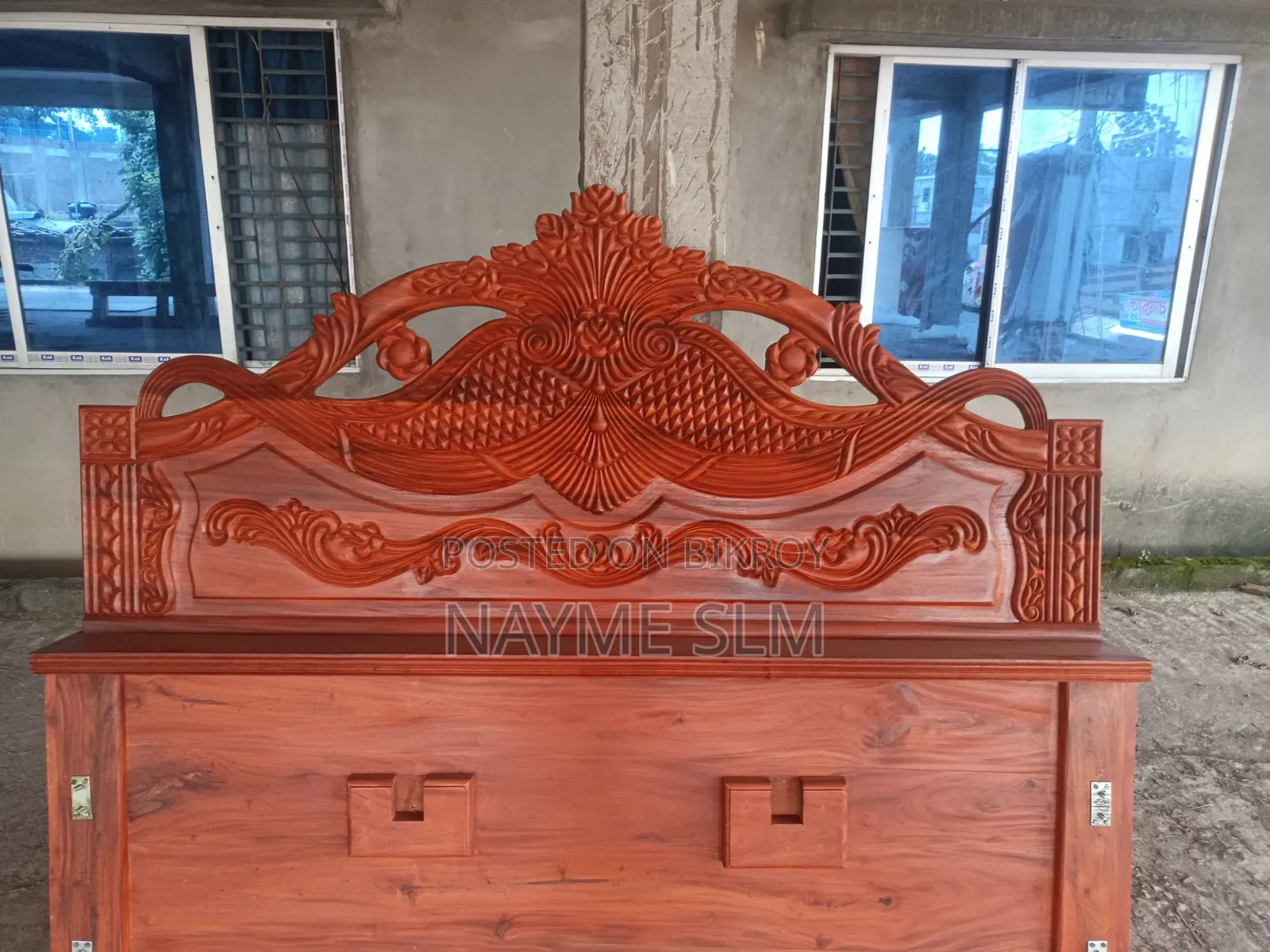 Complete Shari Mahogany Wood Box Bed