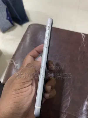 Apple iPhone XR 64 GB White