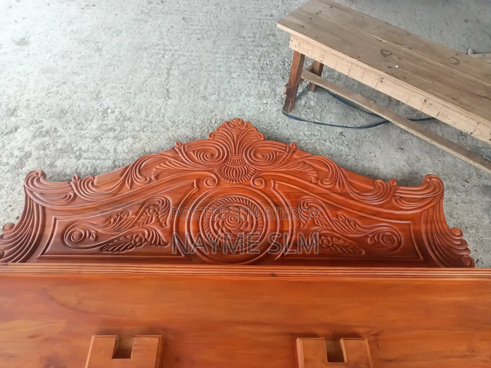 Complete Shari Mahogany Wood Box Bed