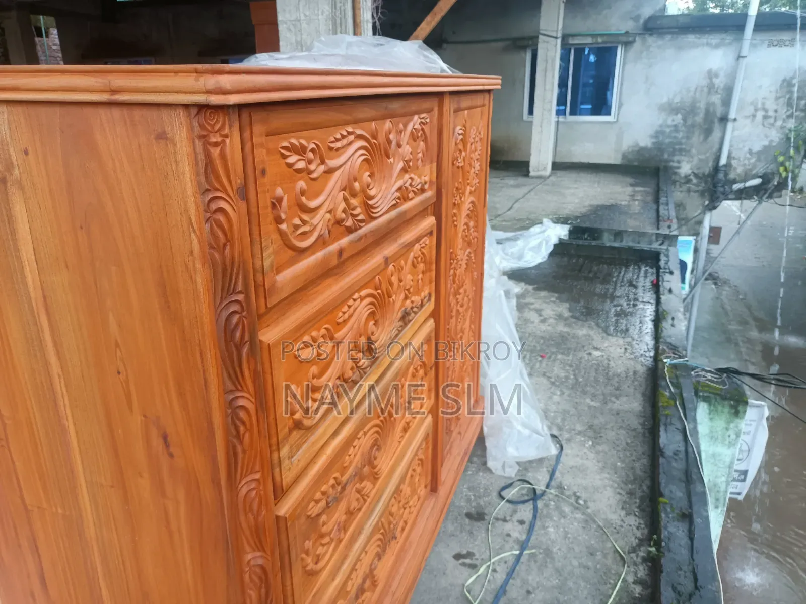 Complete Shari Mahogany Wood Box Bed