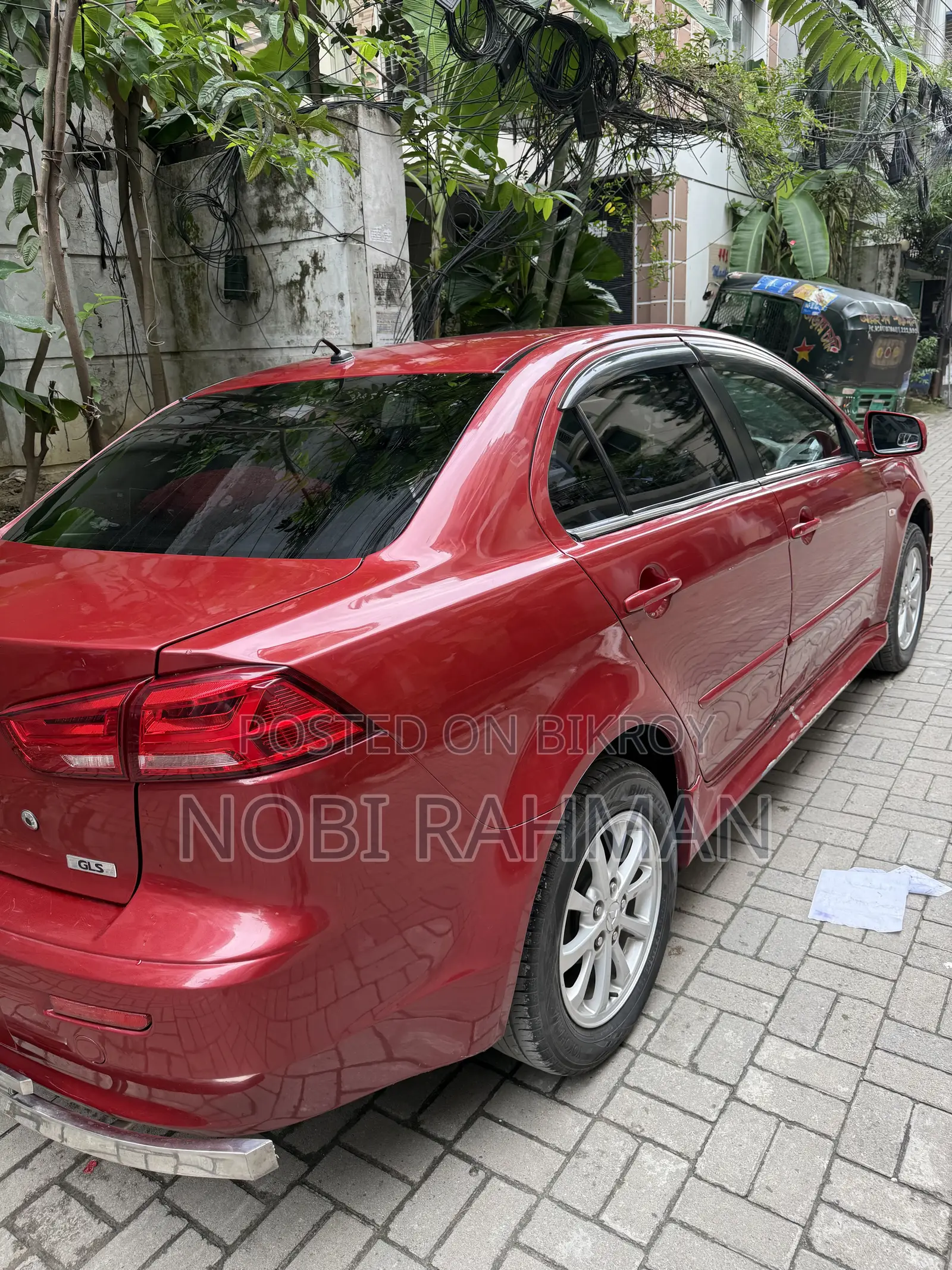 মিতসুবিশি ল্যান্সার ২০১২ লাল