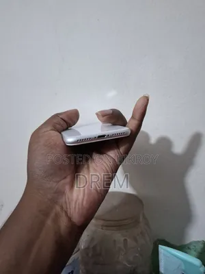 Apple iPhone 8 64 GB White