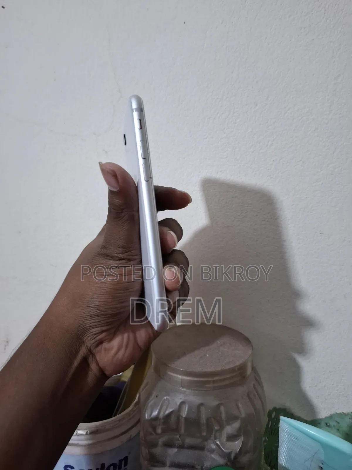 Apple iPhone 8 64 GB White