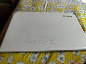 Laptop Toshiba Satellite L50D 4GB AMD A6 HDD 750GB