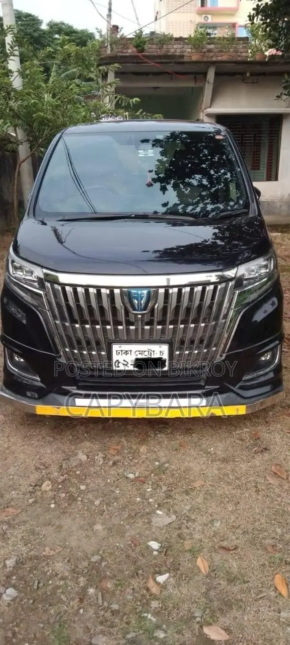 টয়োটা এস্কোয়ার ২০১৭ ব্ল্যাক