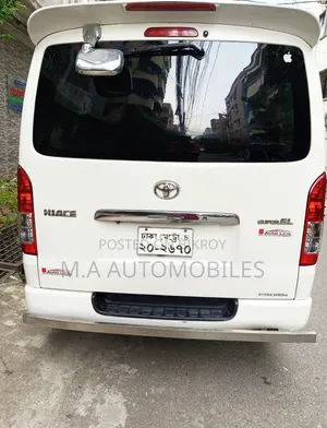 Toyota HiAce 2016 White
