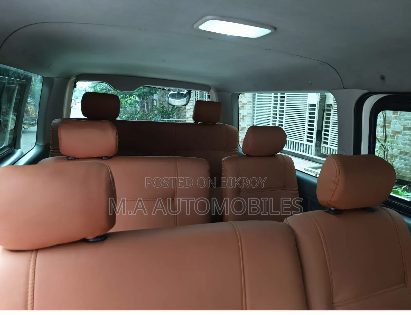 Toyota HiAce 2016 White