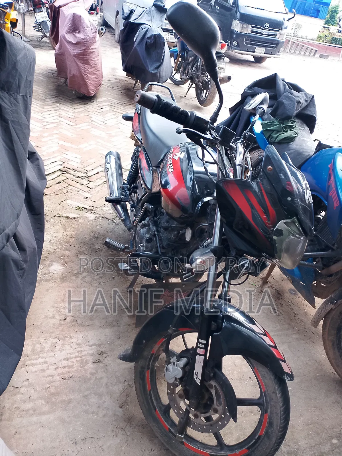 বাজাজ ডিসকভার ১৫০ ২০১৪ লাল
