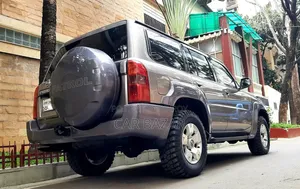 Nissan Patrol 4.8 GRX Tiptronic 2008 Silver