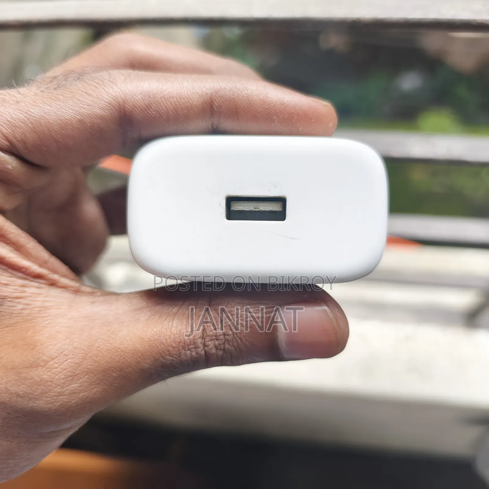 ওয়ানপ্লাস ৬৫ ওয়াট চার্জার