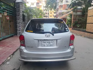 টয়োটা করোলা ফিল্ডার ১.৫ পেট্রোল এডব্লিউডি ২০১২ সাদা