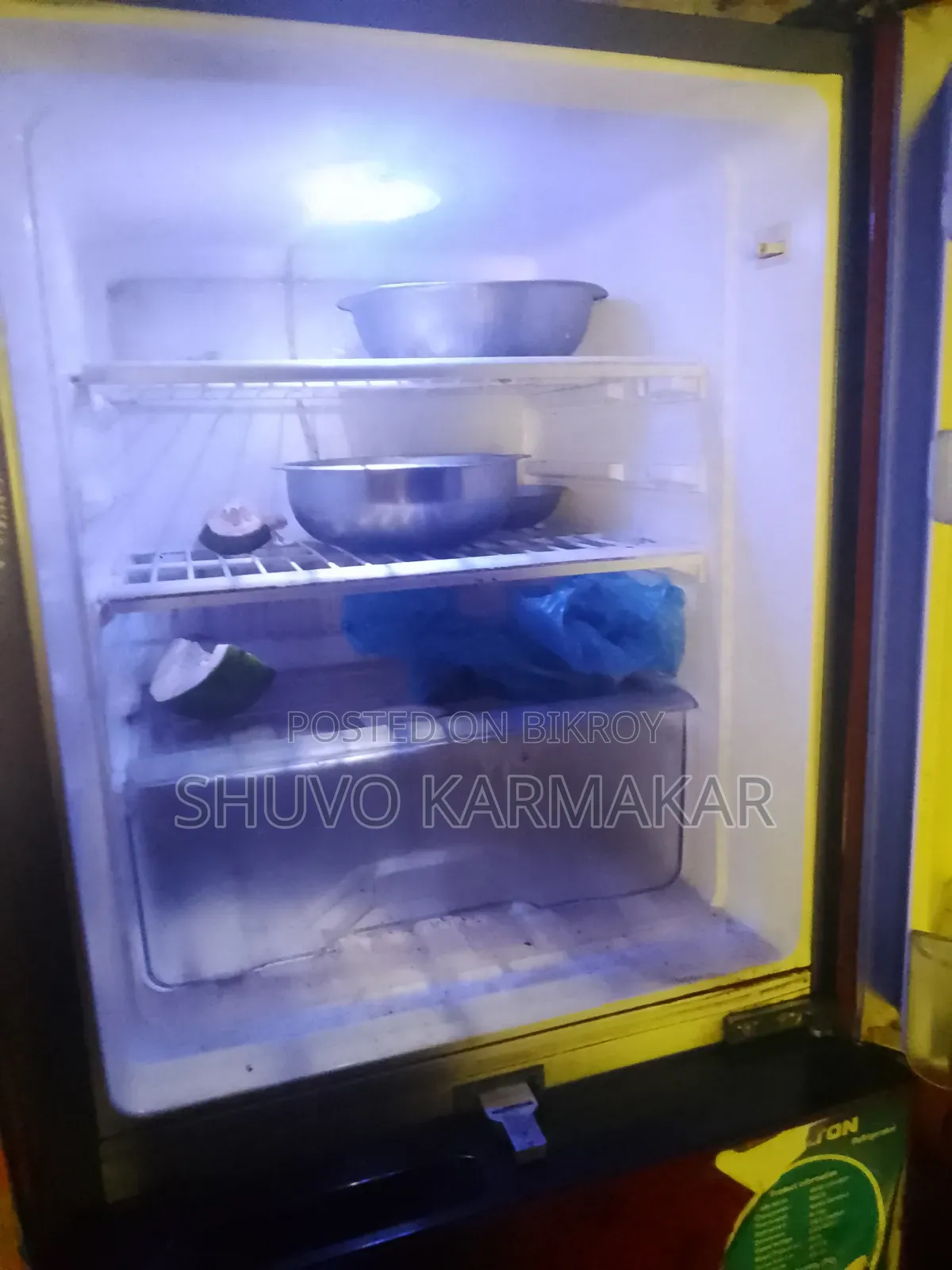 একটা ফ্রিজ বিক্রি করা হবে