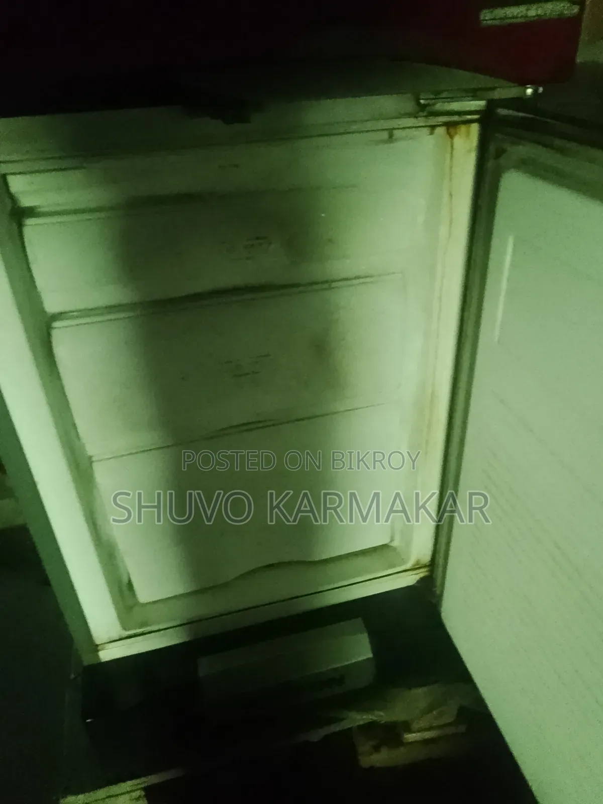 একটা ফ্রিজ বিক্রি করা হবে