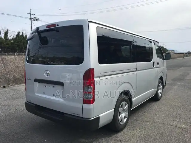 Toyota HiAce 2021 Silver