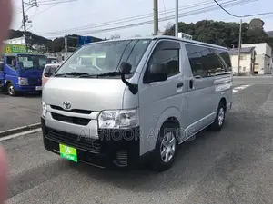 Toyota HiAce 2021 Silver