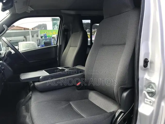 Toyota HiAce 2021 Silver