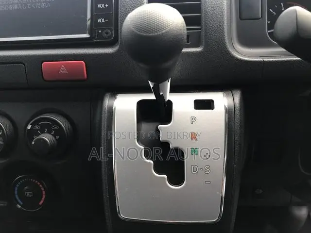 Toyota HiAce 2021 Silver