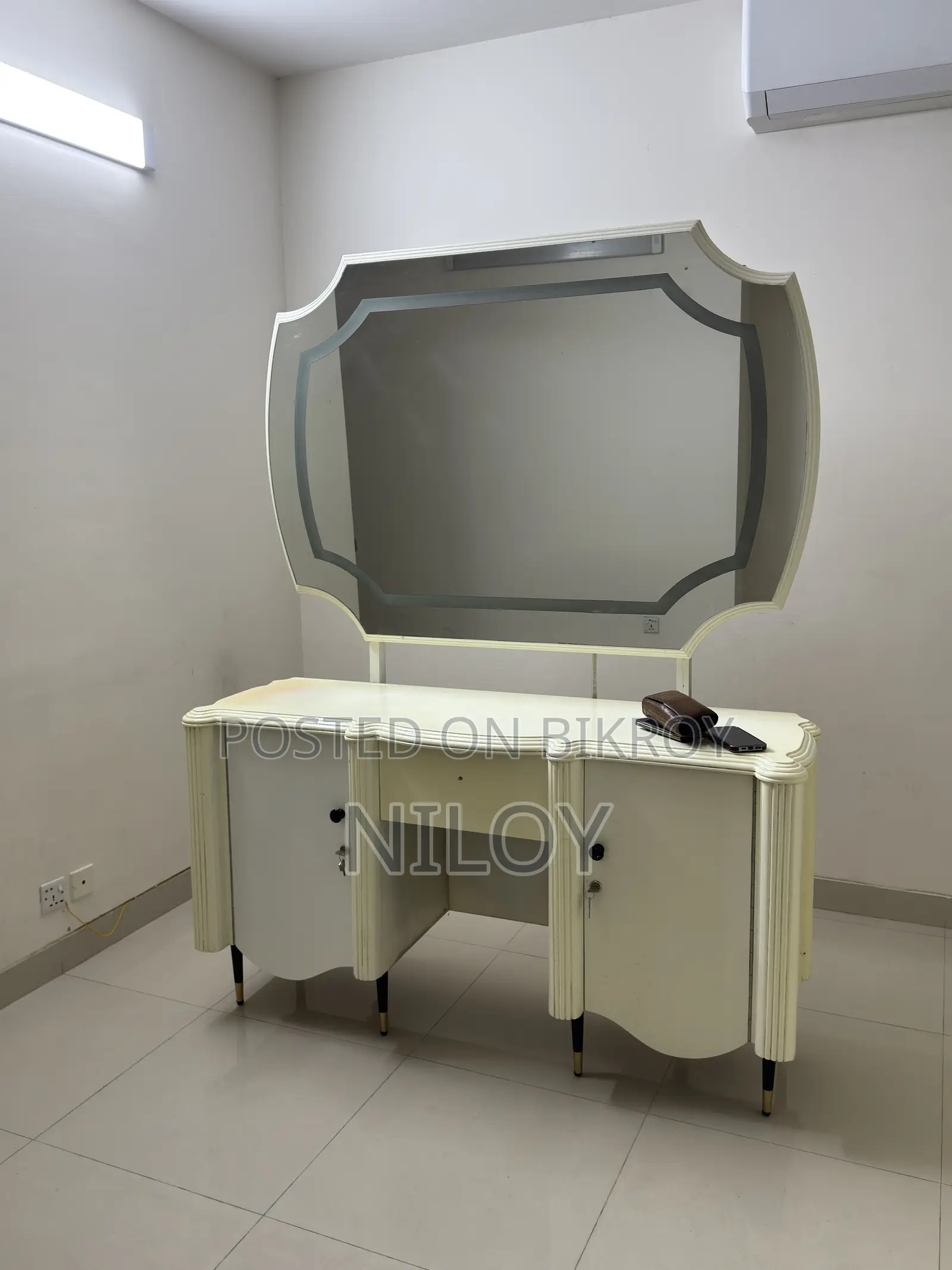 Premium Dressing Table