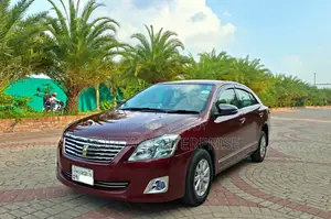 টয়োটা প্রমিও ২০১০ লাল