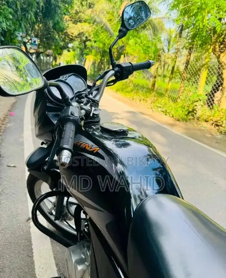 বাজাজ প্লাটিনা ১০০ ২০২১ কালো