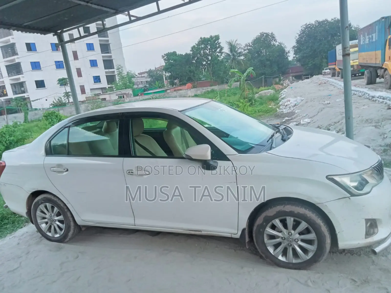 টয়োটা অ্যাক্সিও ১.৫ জি টু-হুইল ড্রাইভ ২০১২ সাদা