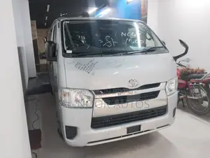 Toyota HiAce 2021 Silver