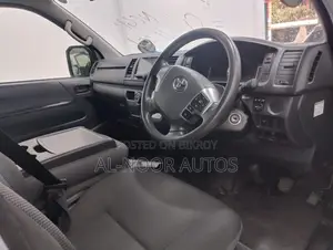 Toyota HiAce 2021 Silver