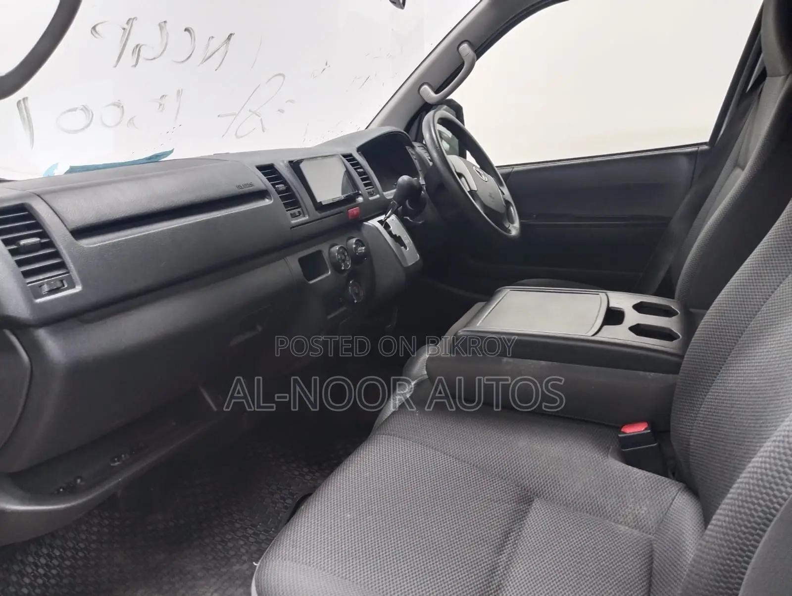 Toyota HiAce 2021 Silver