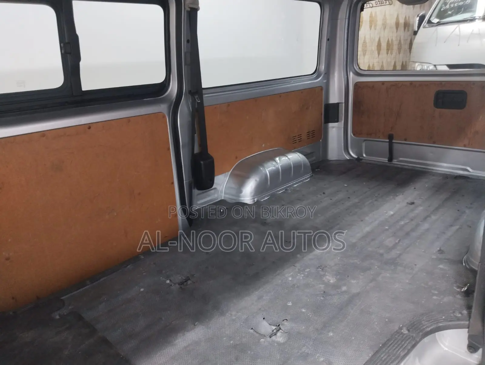 Toyota HiAce 2021 Silver