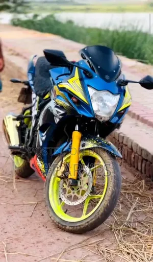 সুজুকি জিক্সার এসএফ ২০১৯ নীল