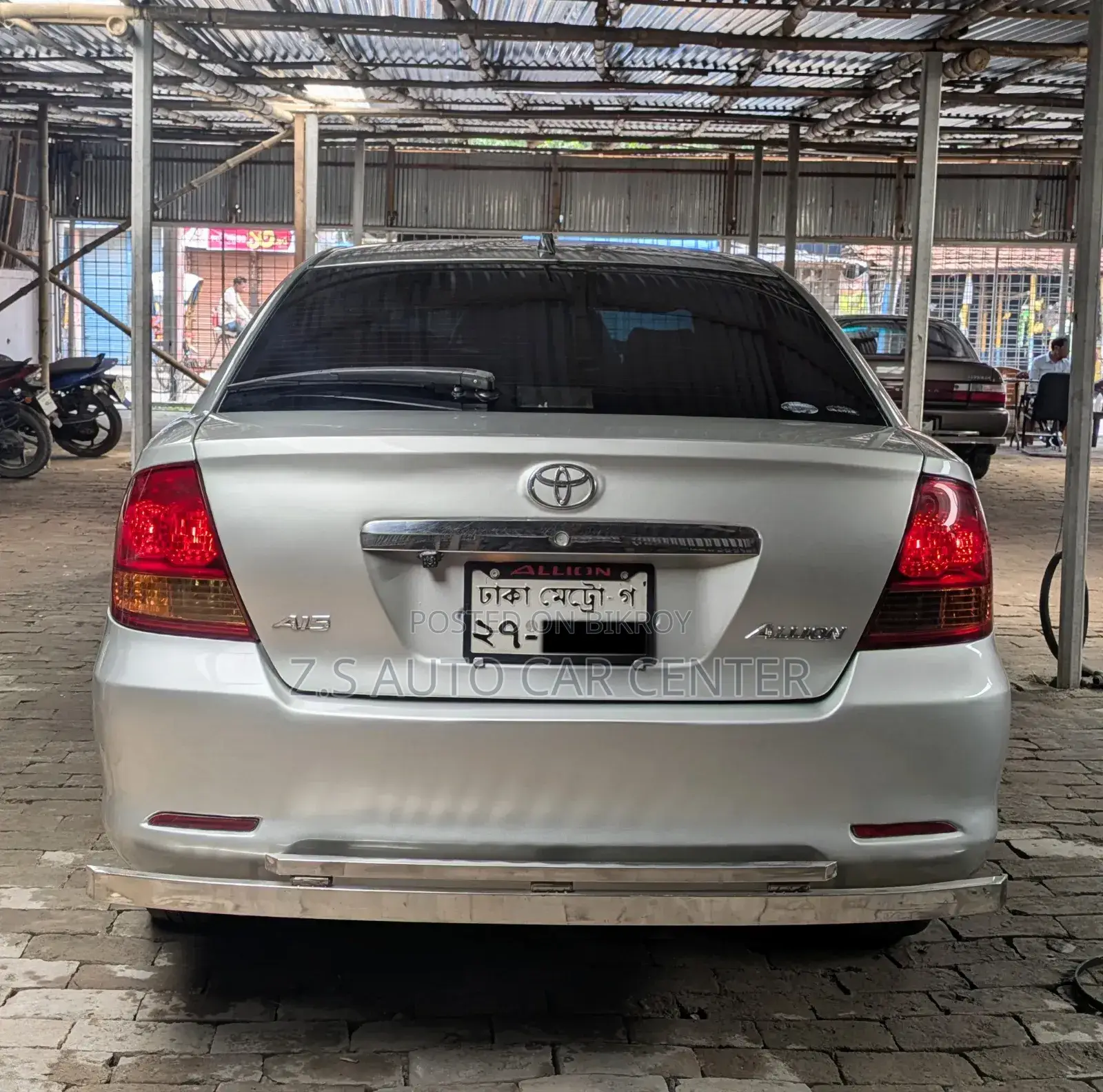 টয়োটা অ্যালিওন ২০০৪ রূপালি