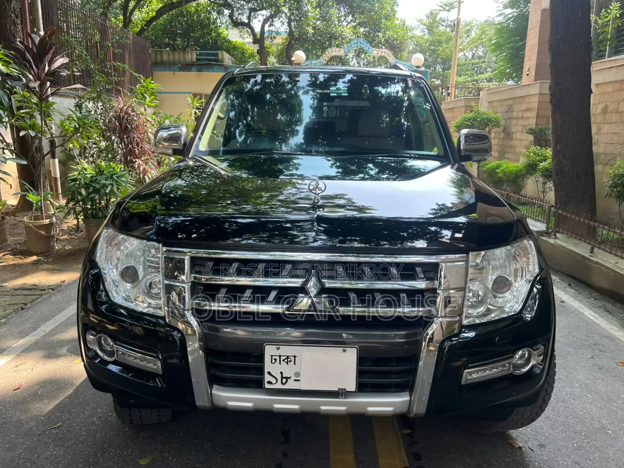 Mitsubishi Pajero 2018 Black