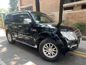 Mitsubishi Pajero 2018 Black