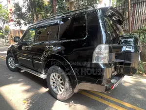 Mitsubishi Pajero 2018 Black