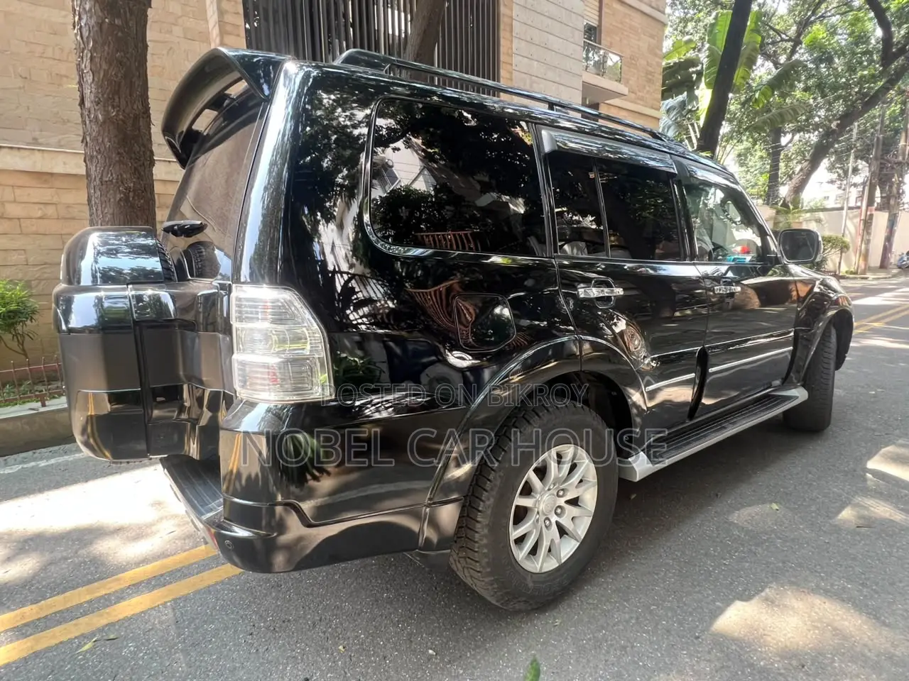Mitsubishi Pajero 2018 Black