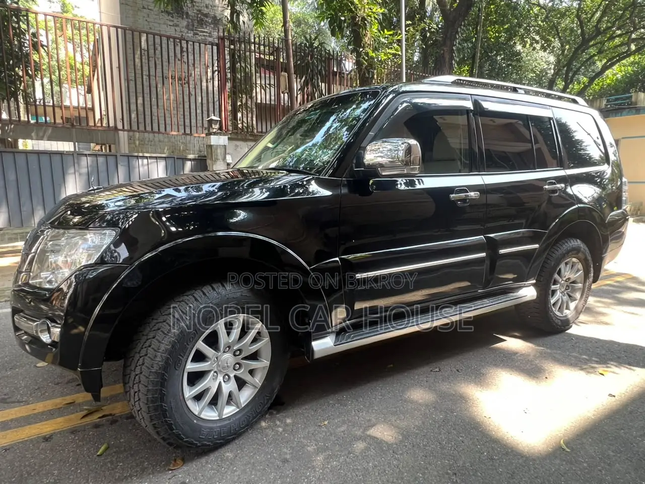 Mitsubishi Pajero 2018 Black