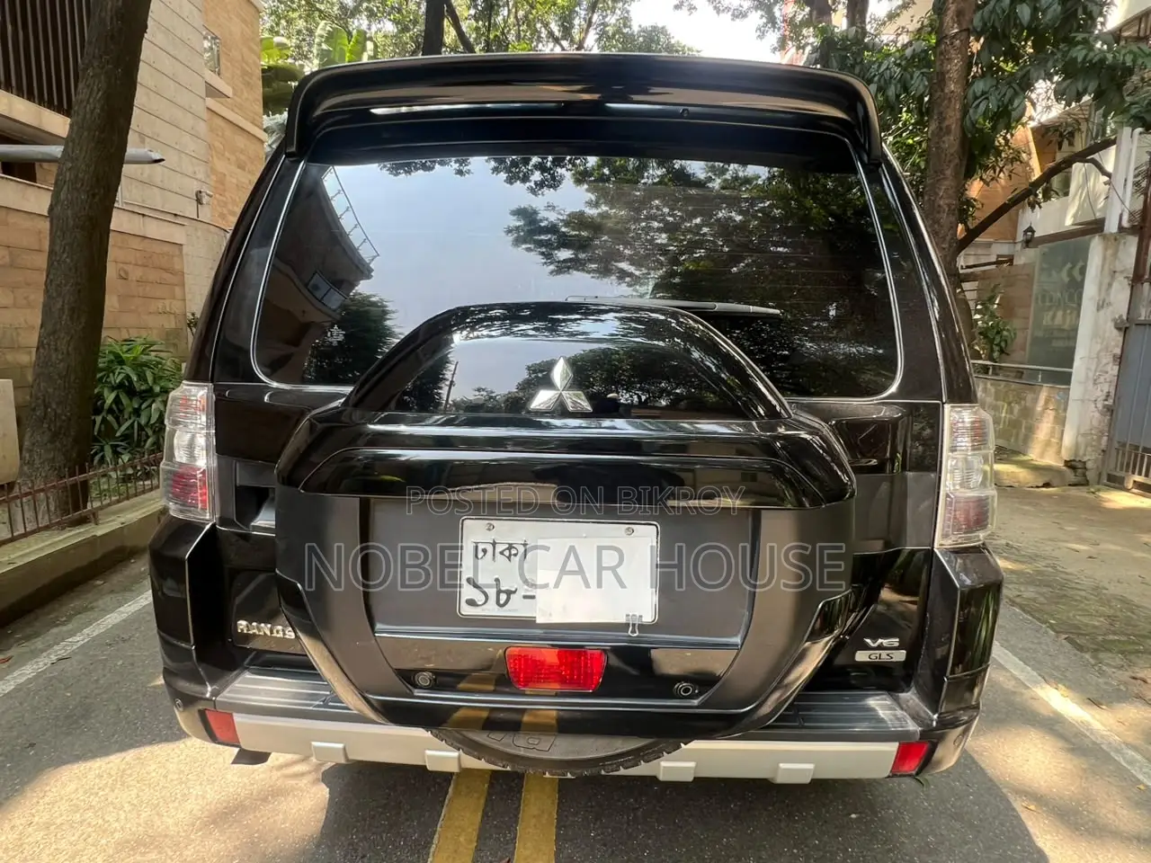 Mitsubishi Pajero 2018 Black