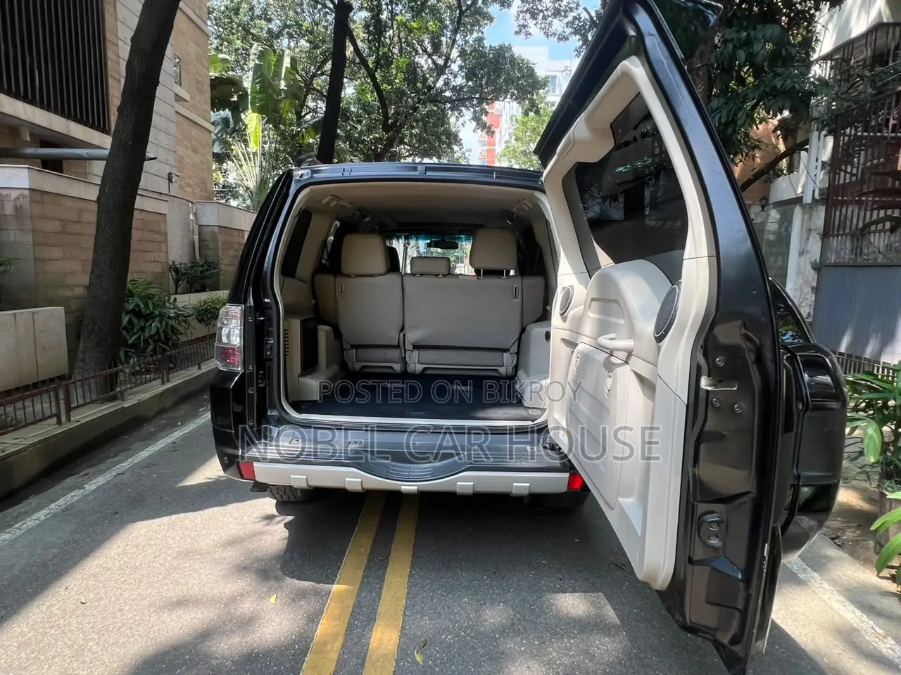 Mitsubishi Pajero 2018 Black