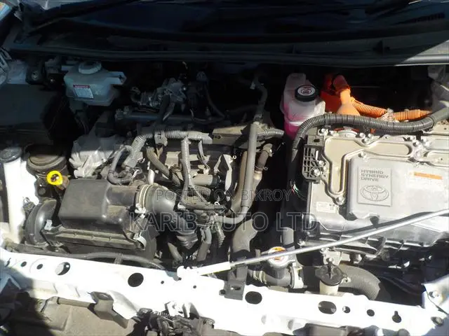 Toyota Axio 2022 Silver