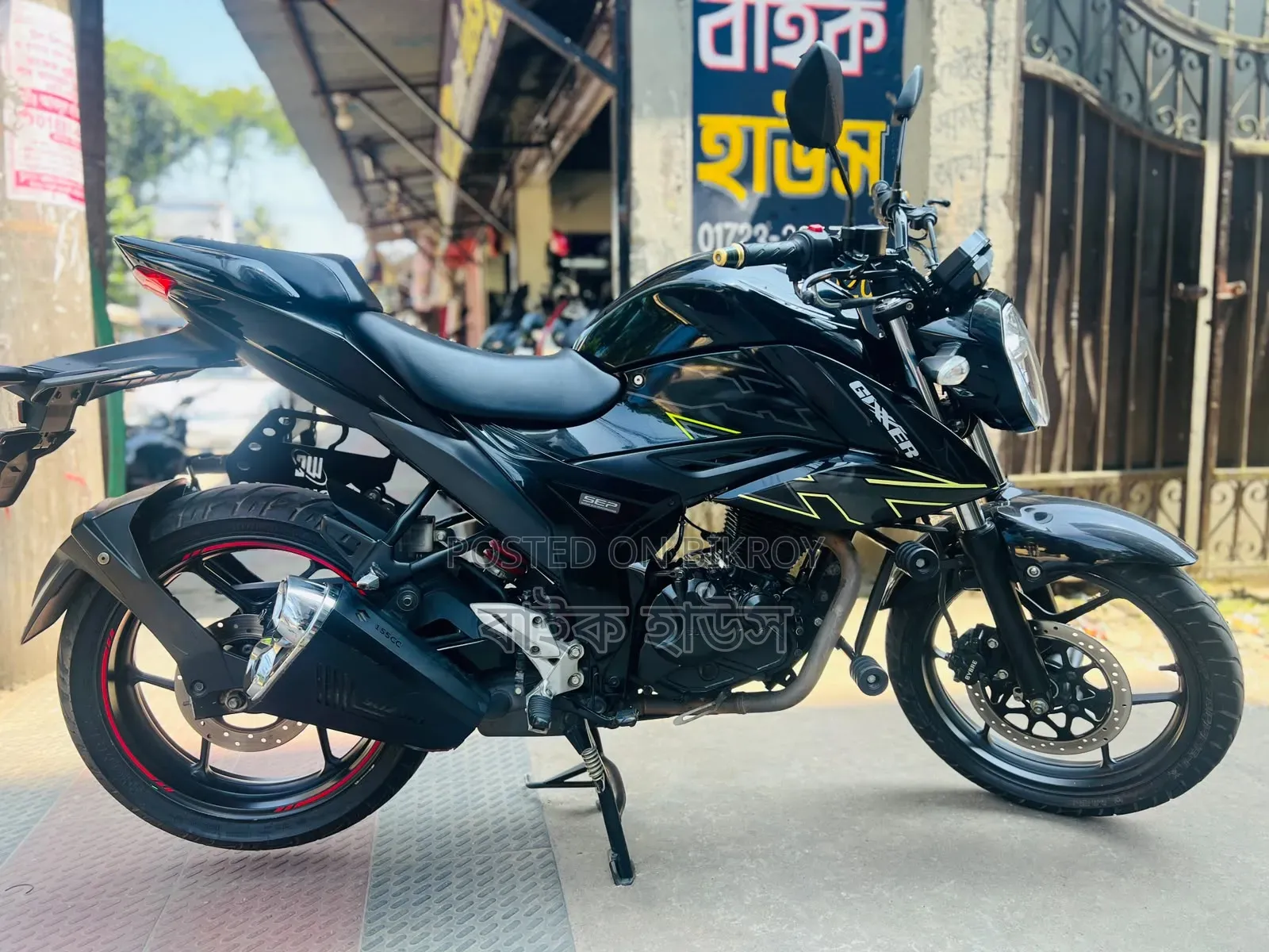 সুজুকি জিক্সার ২০২৫ ব্ল্যাক