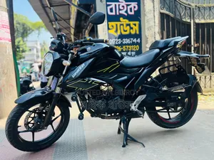 সুজুকি জিক্সার ২০২৫ ব্ল্যাক