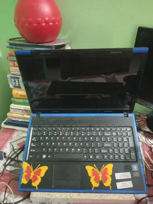 Laptop Lenovo G570 4GB Intel Core i3 1TB HDD