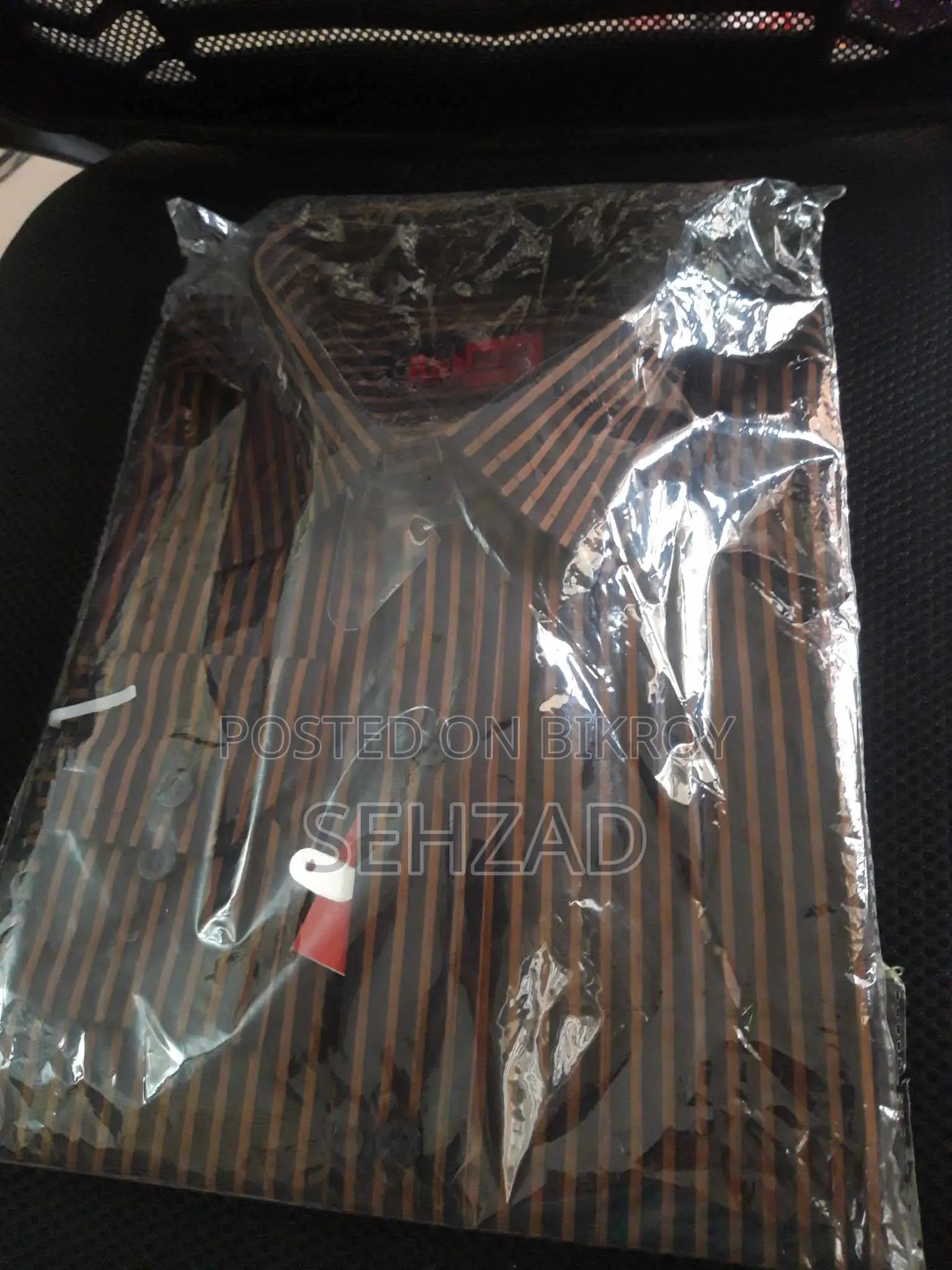 শার্ট বিক্রয়ের জন্য