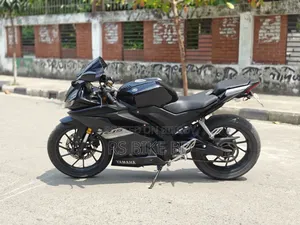 ইয়ামাহা আর১৫ ভি৩ ২০২০ কালো