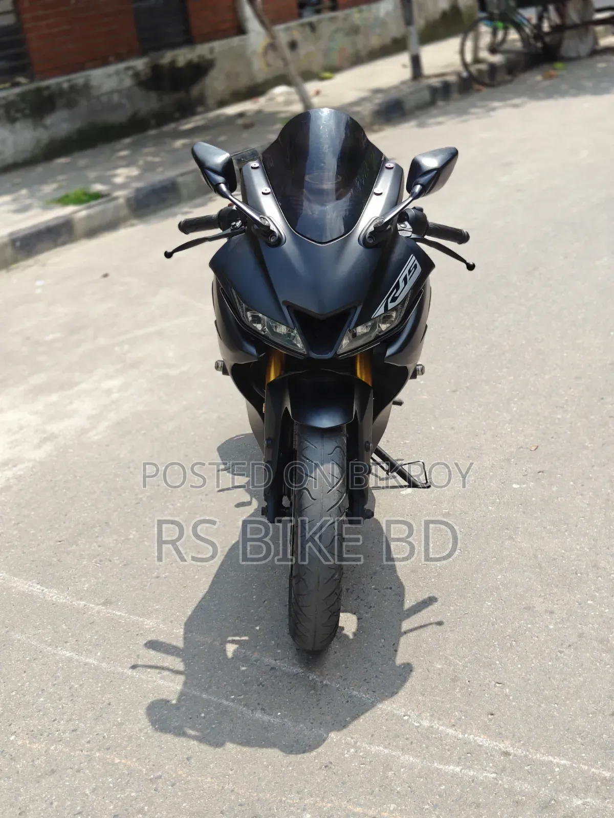 ইয়ামাহা আর১৫ ভি৩ ২০২০ কালো