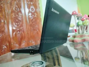 Laptop Lenovo 100e 2GB Intel Atom SSD 256GB
