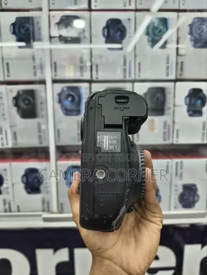 Canon 7D Mark 2 Camera