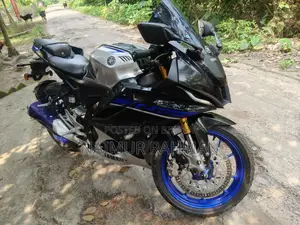 Yamaha R15M 2024 Silver