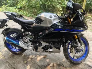 Yamaha R15M 2024 Silver